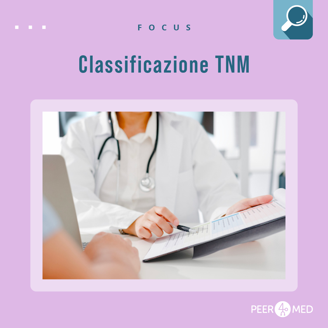 immagine di una persona in camice con in mano una penna, rappresentativa del processo di classificazione
